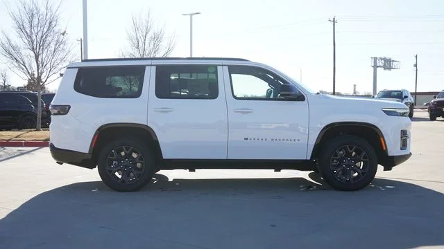 New 2026 Bright White Clear-Coat Exterior Paint Jeep Limited Altitude image 10