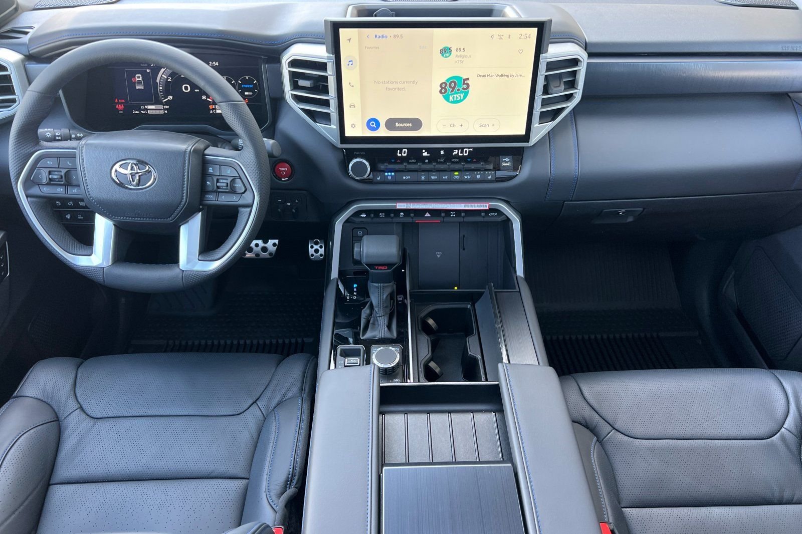 2025 Toyota Tundra Platinum - Photo 14