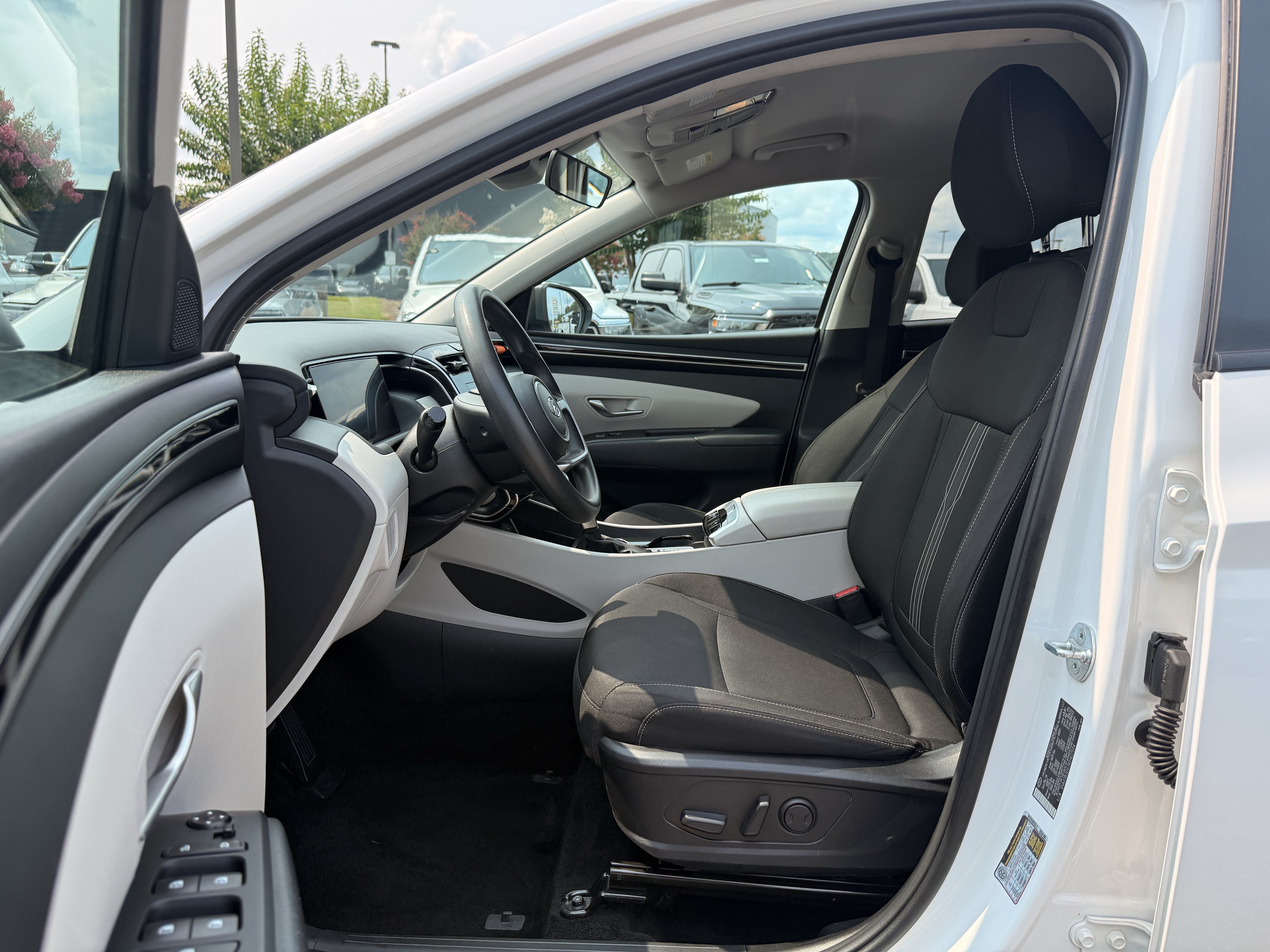 Used 2024 White Pearl Hyundai SEL image 12