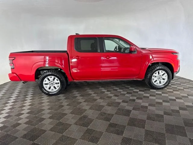 Used 2022 Red Nissan SV image 4