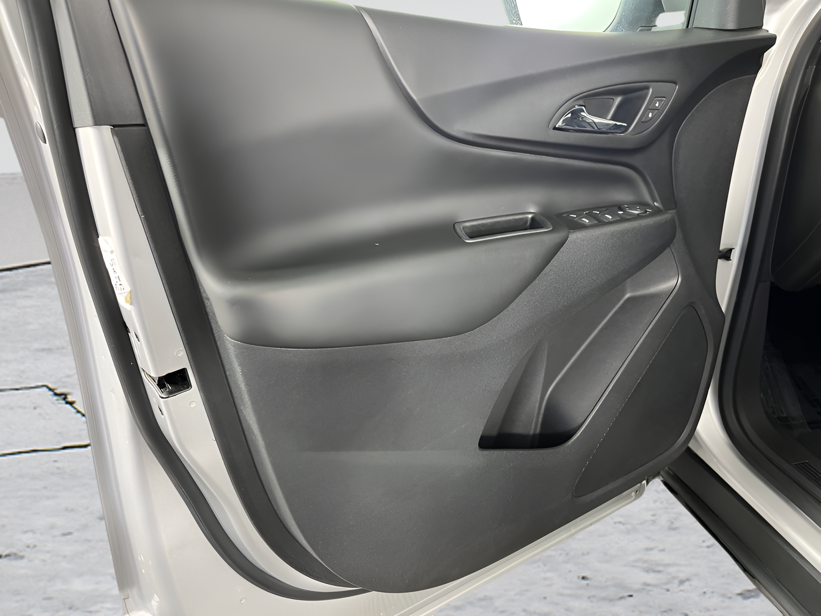 Used 2021 Silver Ice Metallic Chevrolet LT image 9