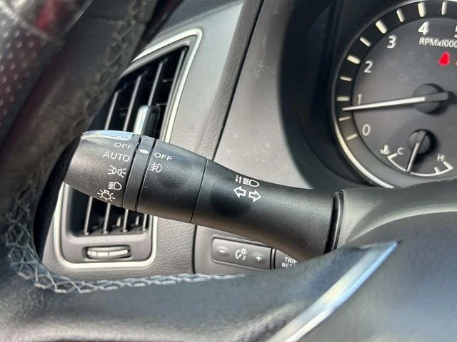Used 2023 Blue INFINITI LUXE image 44
