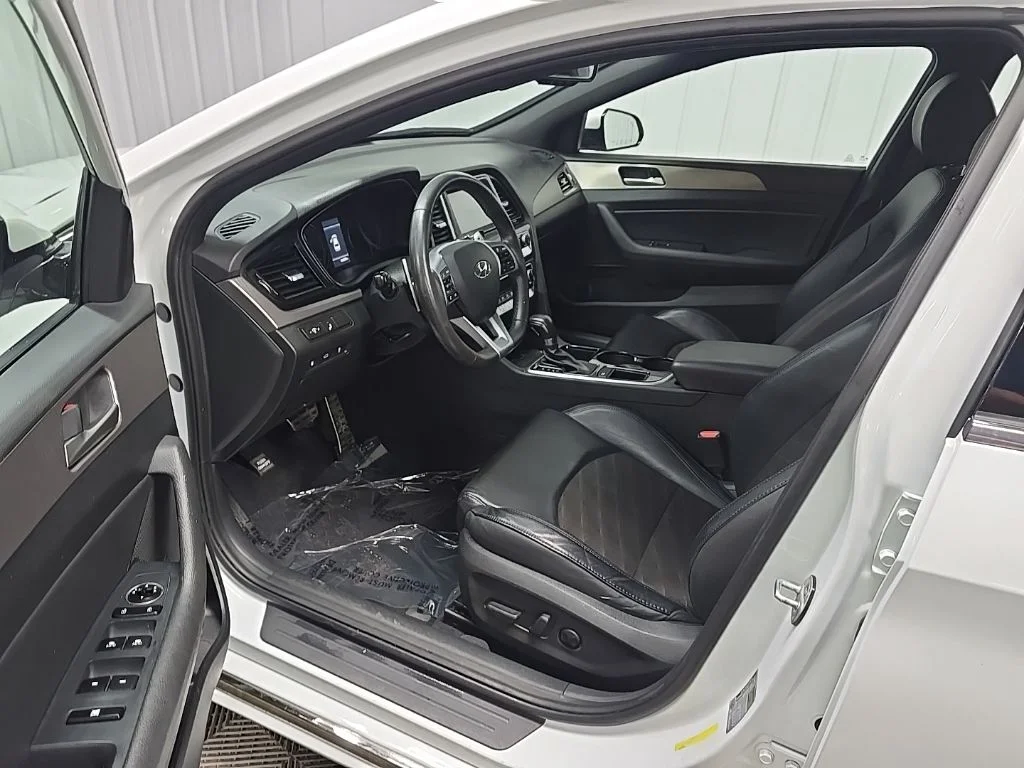 Used 2018 White Hyundai Sport+ image 31