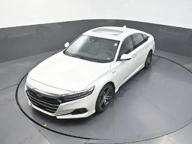 Used 2021 White Honda Touring image 25