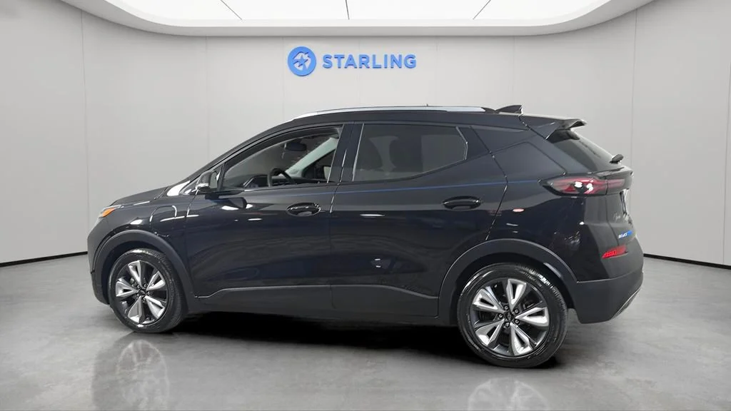 Used 2023 Mosaic Black Metallic Chevrolet LT image 4