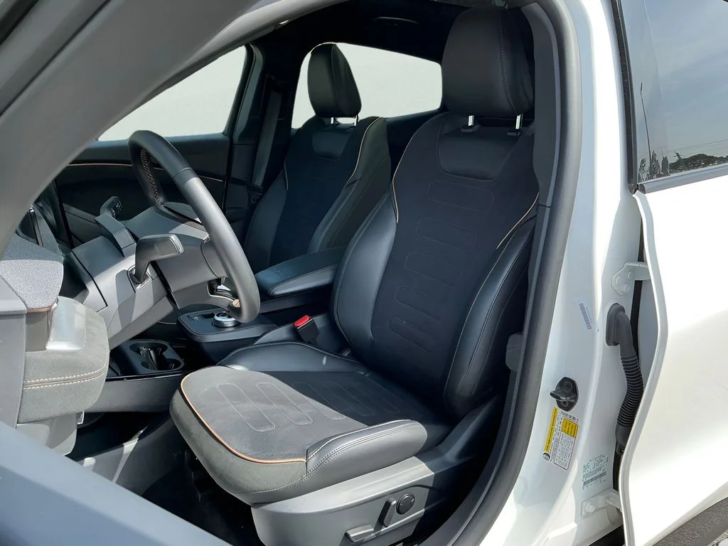 Used 2023 White Ford GT image 37