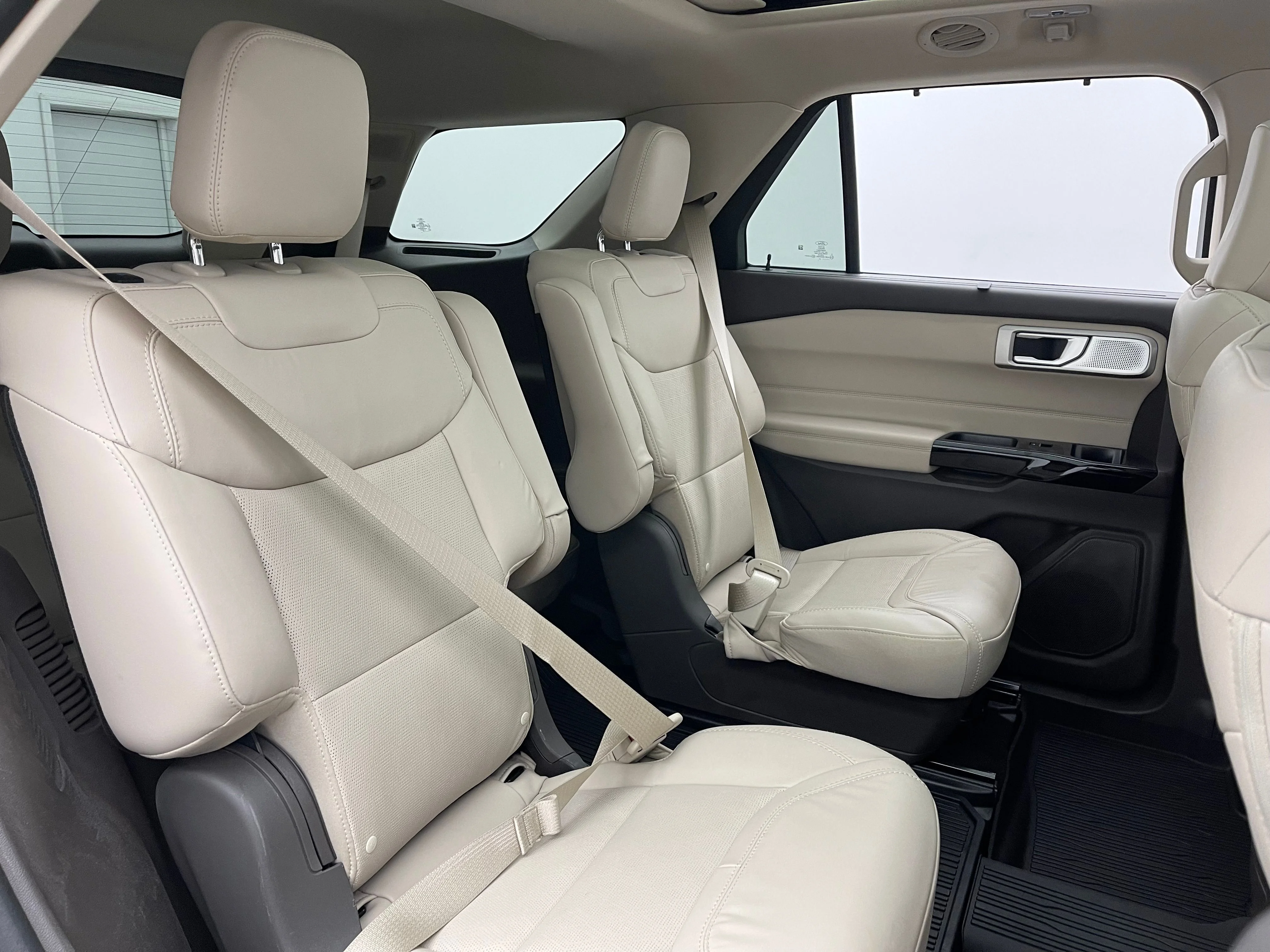 Used 2024 Blue Metallic Ford Platinum image 39