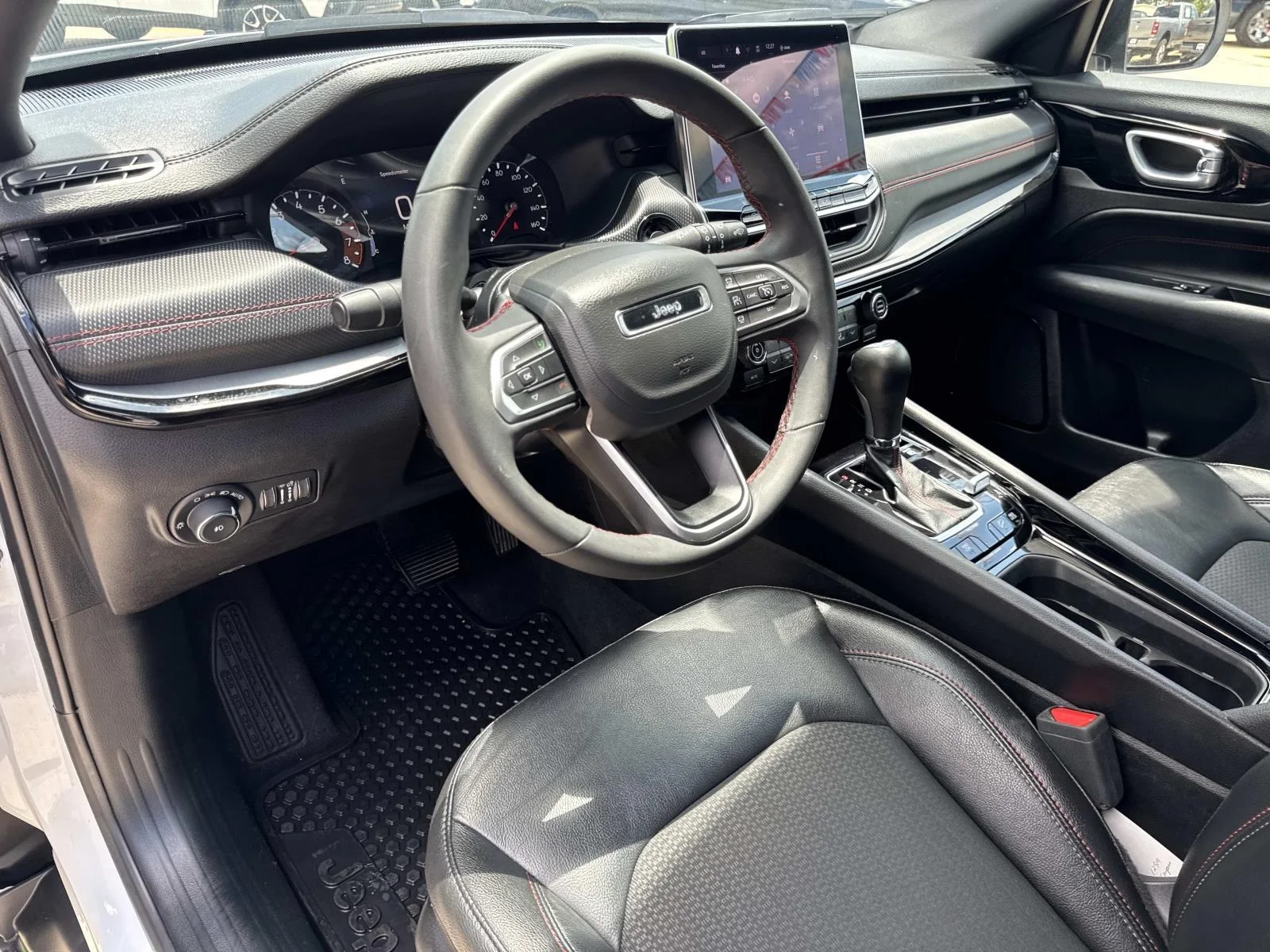 Used 2025 Bright White Clearcoat Jeep Trailhawk image 17