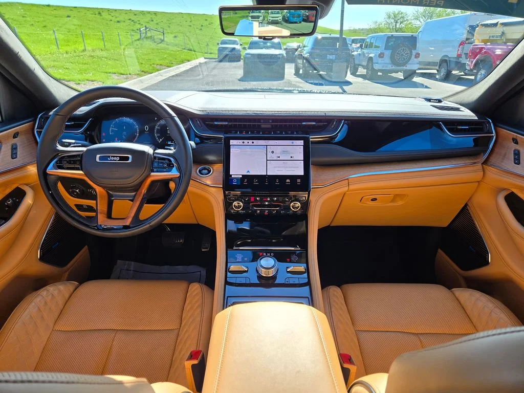 Used 2024 Black Jeep Summit image 19