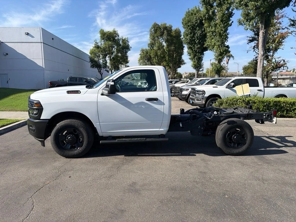New 2025 Bright White Clear-Coat Exterior Paint RAM Tradesman image 2