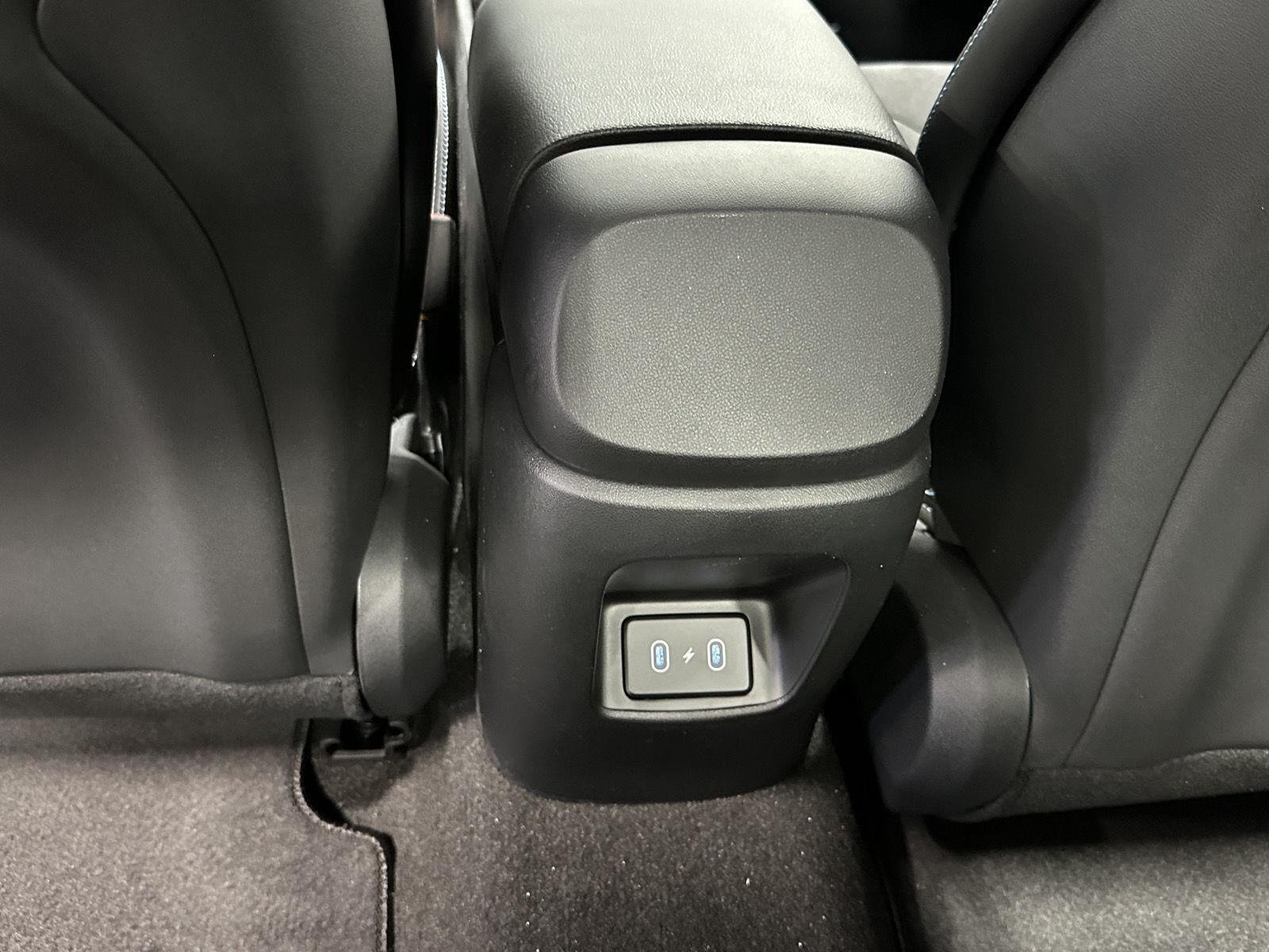 New 2026 Atlas White Hyundai Sedan image 22