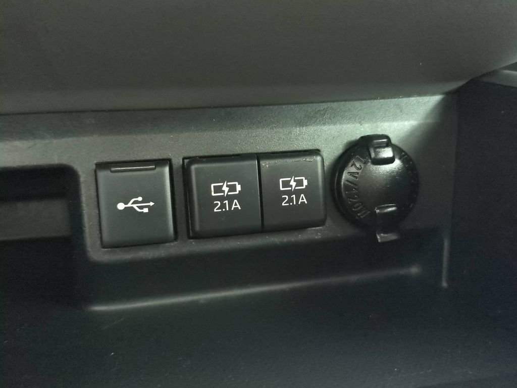 2021 Toyota Highlander XLE - Photo 28