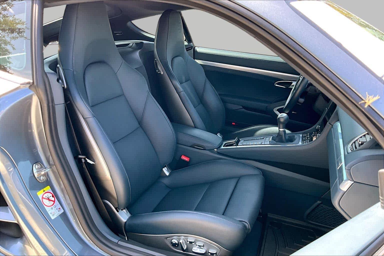 Used 2025 Vanadium Grey Metallic Porsche  image 9