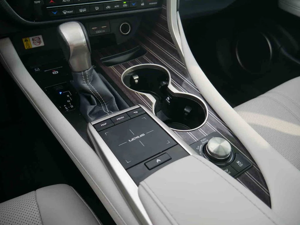 Used 2022 White Lexus 450h image 33