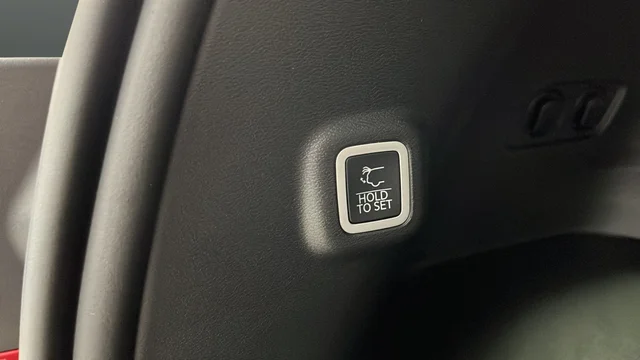 New 2026 Red Hot Pearlcoat Jeep Limited image 29