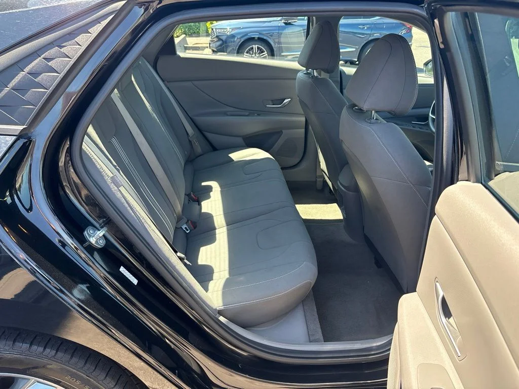 Used 2024 Black Hyundai SEL image 22
