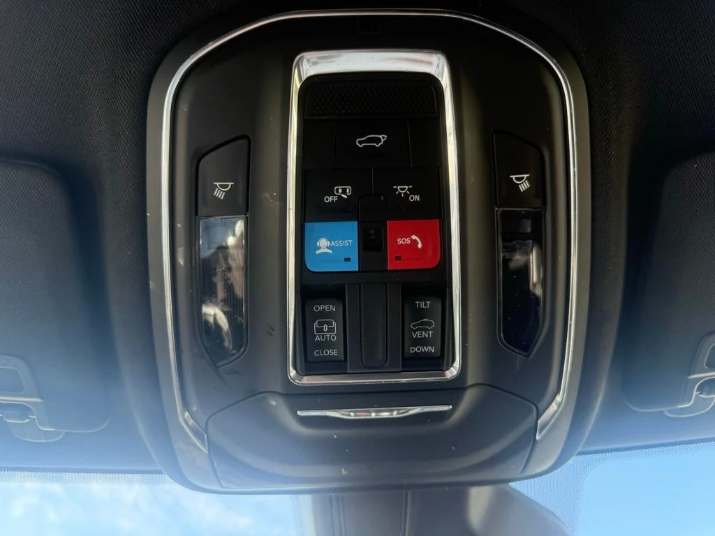 Used 2024 Silver Jeep Altitude X image 29
