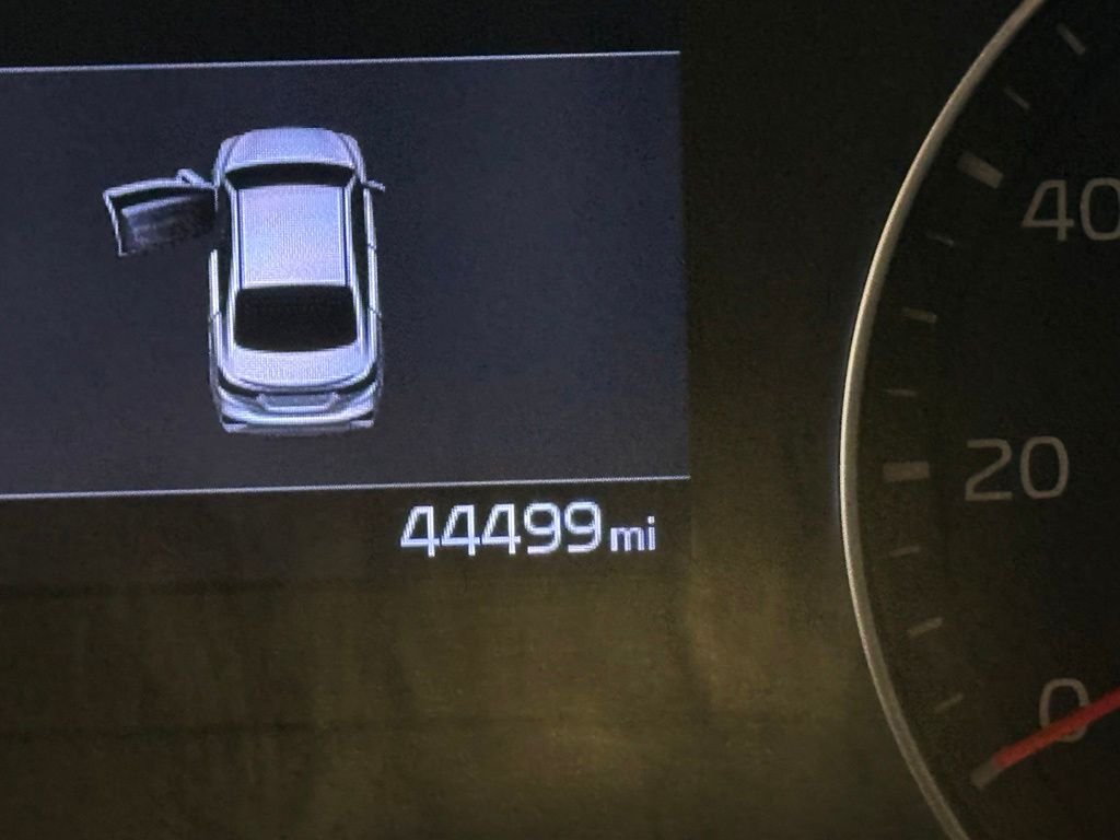 Used 2021 Black Kia LXS image 14