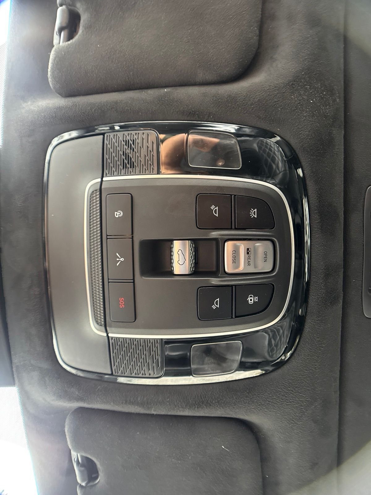 Used 2020 White Hyundai Limited image 33