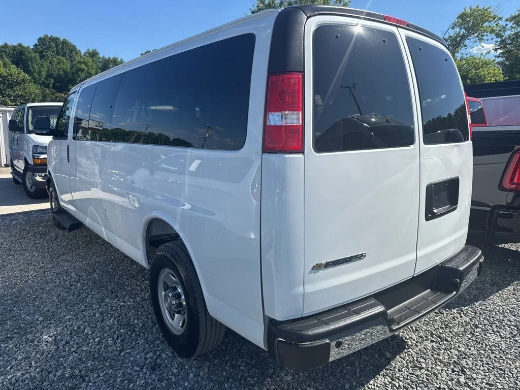 Used 2025 White Chevrolet LT image 5