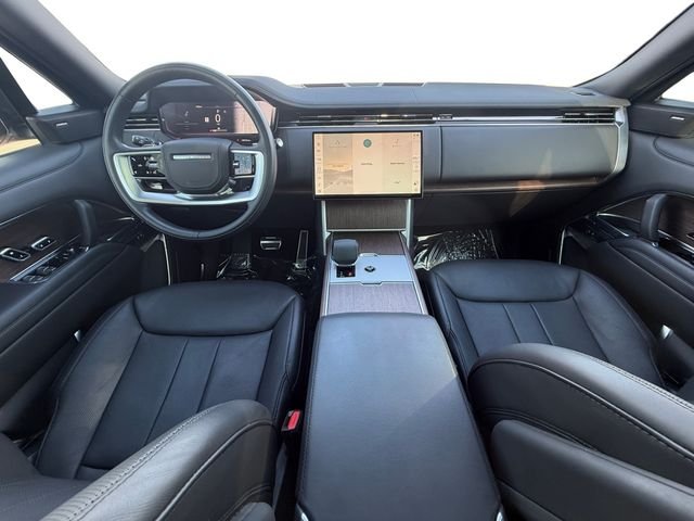 Used 2024 Gray Land Rover SE image 12