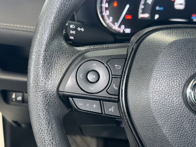 Used 2023 Ice Toyota LE image 25