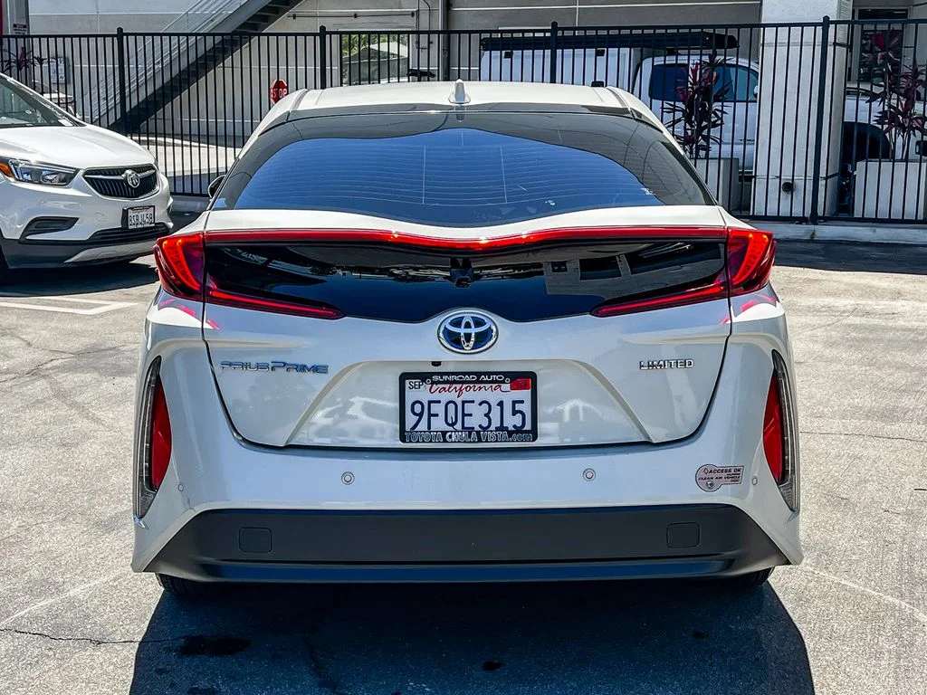 Certified Used 2020 White Toyota Limited image 5