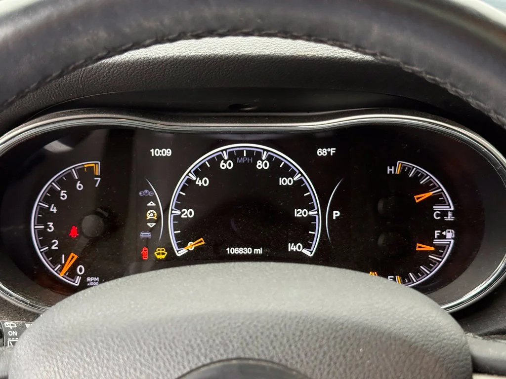 Used 2018 Silver Jeep Altitude image 17