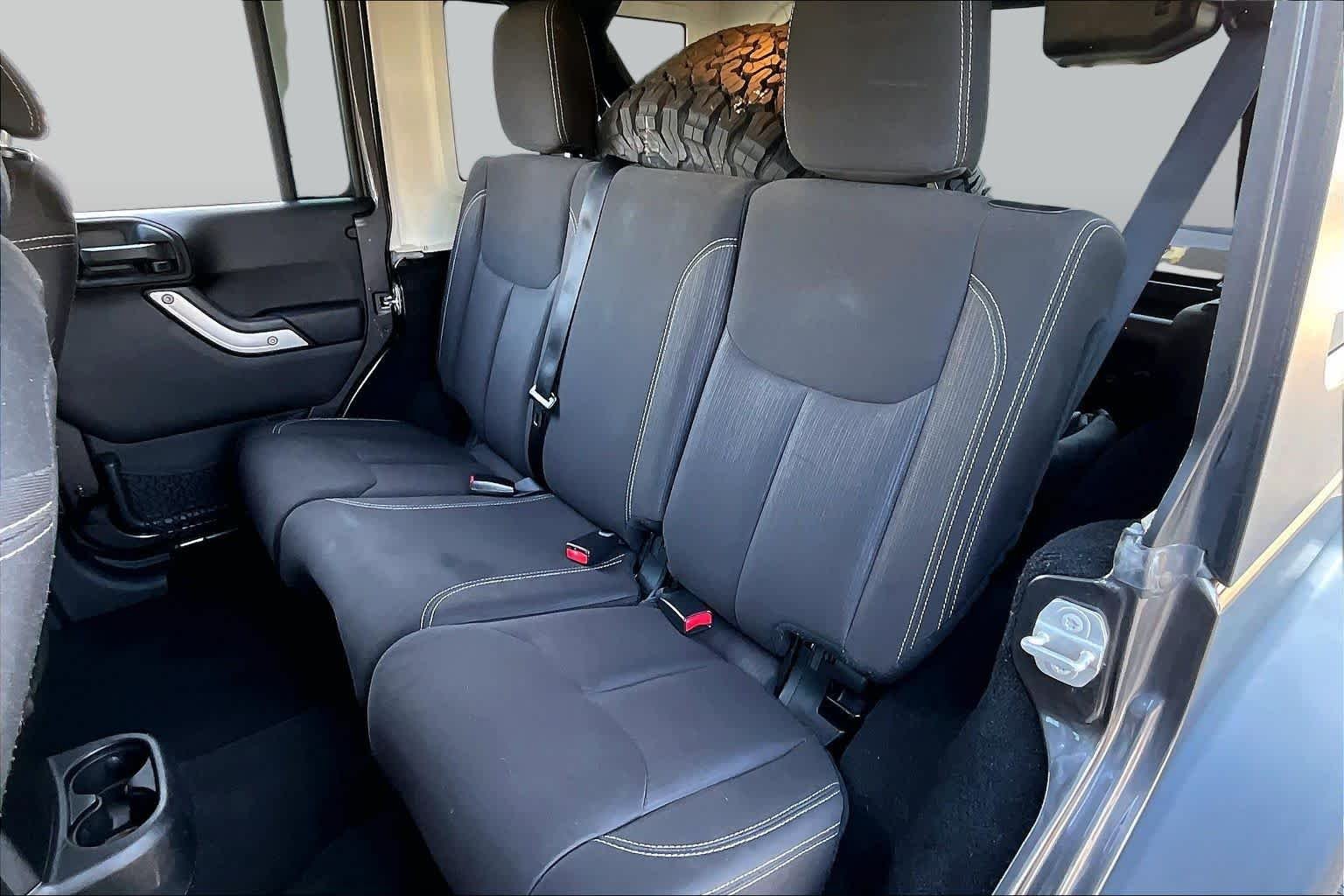 Used 2016 Granite Crystal Metallic Clearcoat Jeep Rubicon image 18