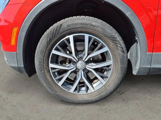Used 2019 Orange Volkswagen 2.0T SE image 9