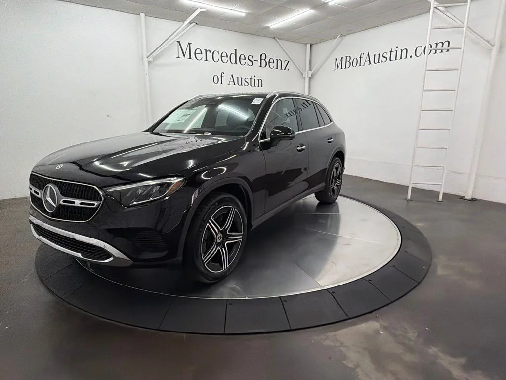 New 2027 Black Mercedes-Benz GLC 300 image 3
