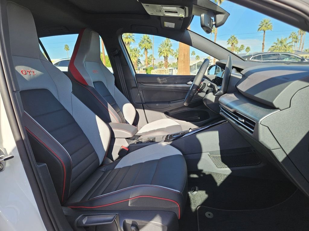 2025 Volkswagen Golf GTI SE - Photo 21