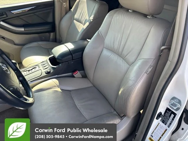 Used 2007 White Toyota Limited image 24