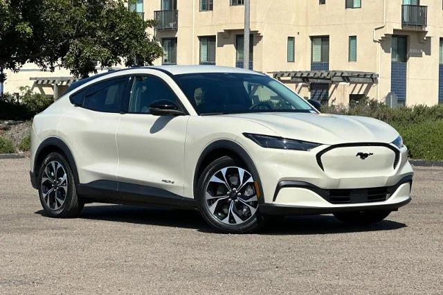 New 2026 Desert Sand Ford Select image 25