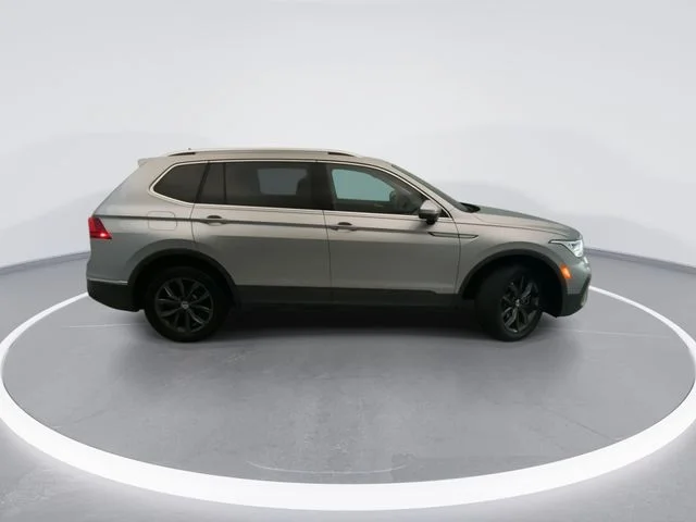 Used 2022 Gray Volkswagen 2.0T SE image 7