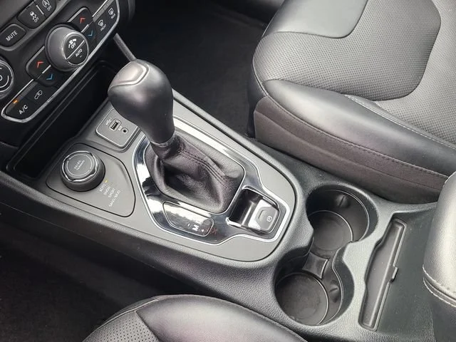 Used 2023 White Jeep Altitude Lux image 33