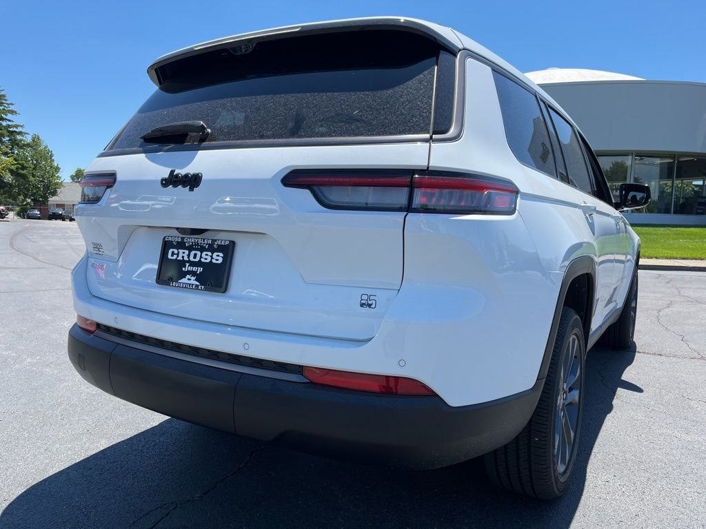 New 2026 Bright White Clear-Coat Exterior Paint Jeep Limited image 44