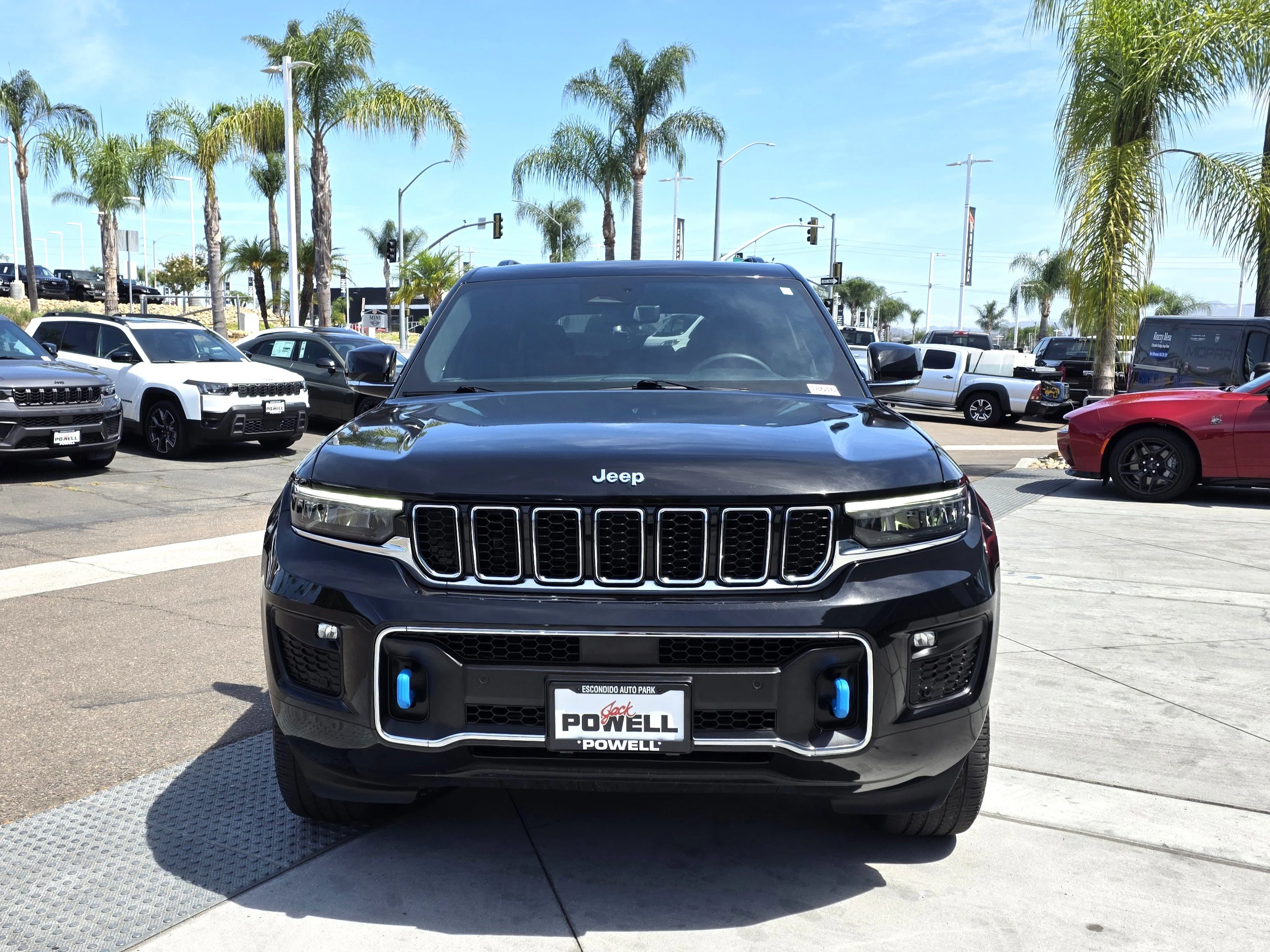 Certified Used 2023 Diamond Black Jeep Overland 4xe image 7