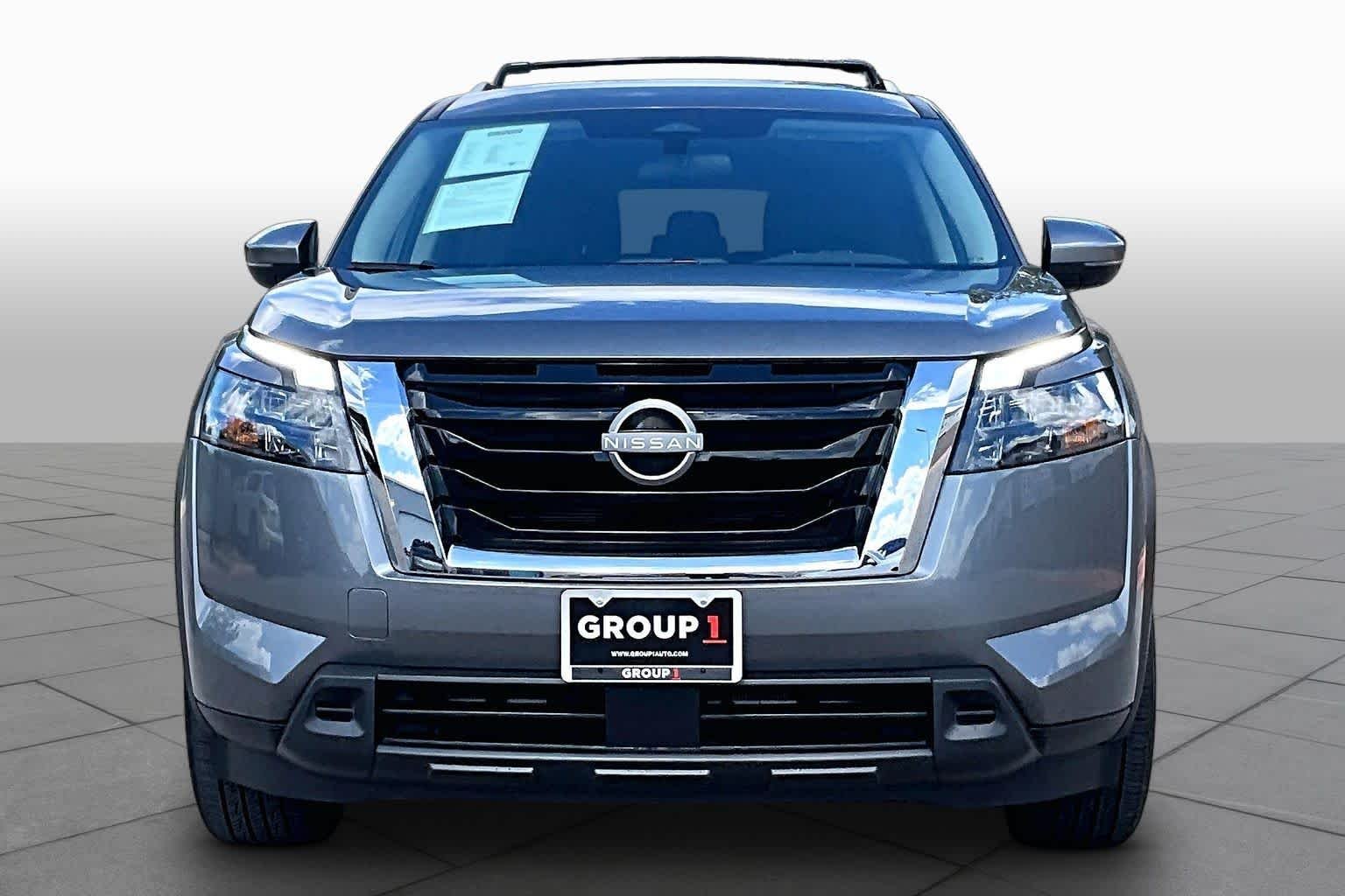 Certified Used 2025 Gun Metallic Nissan SV image 4