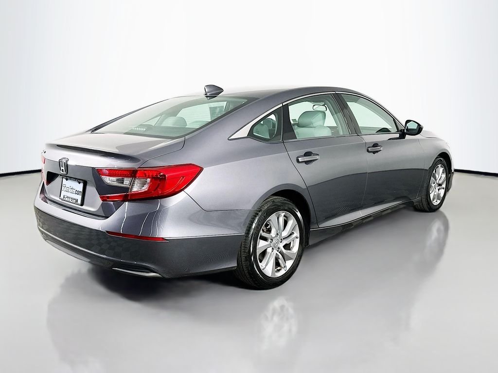 Used 2018 Lunar Silver Metallic Honda LX image 7