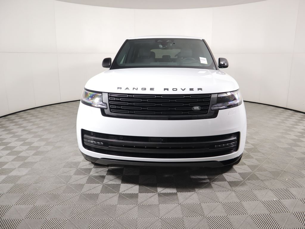 New 2026 Fuji White Land Rover SE image 2