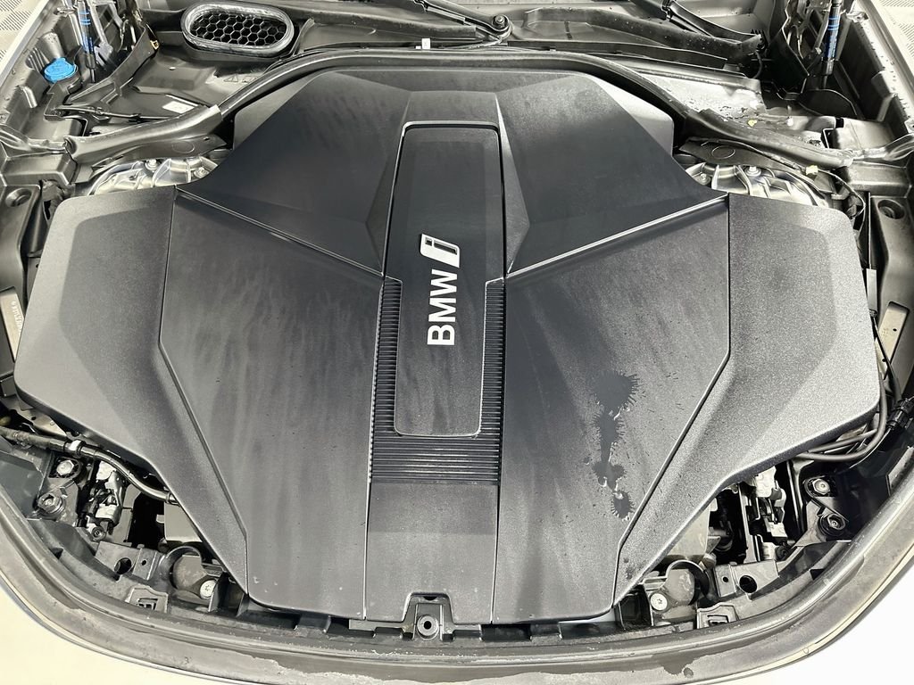 Certified Used 2024 Oxide Grey Met BMW xDrive60 image 30