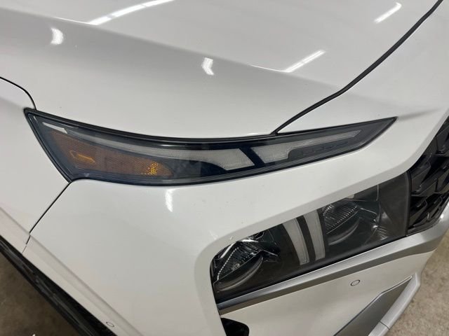 Used 2023 White Hyundai Calligraphy image 9