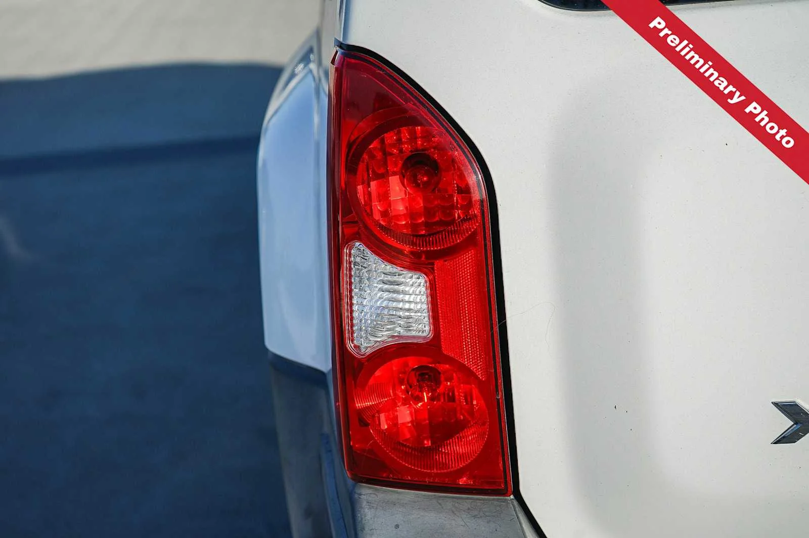 Used 2006 Avalanche Nissan S image 9