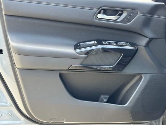 New 2026 Gray Nissan Platinum image 17