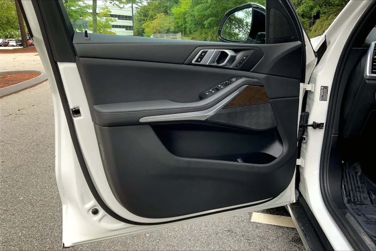 Used 2020 Alpine White BMW xDrive40i image 21