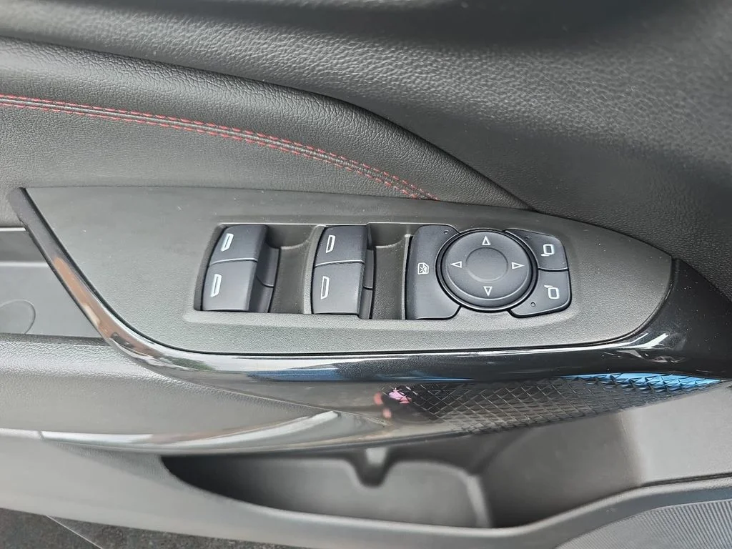 Used 2025 Blue Chevrolet 2RS image 27