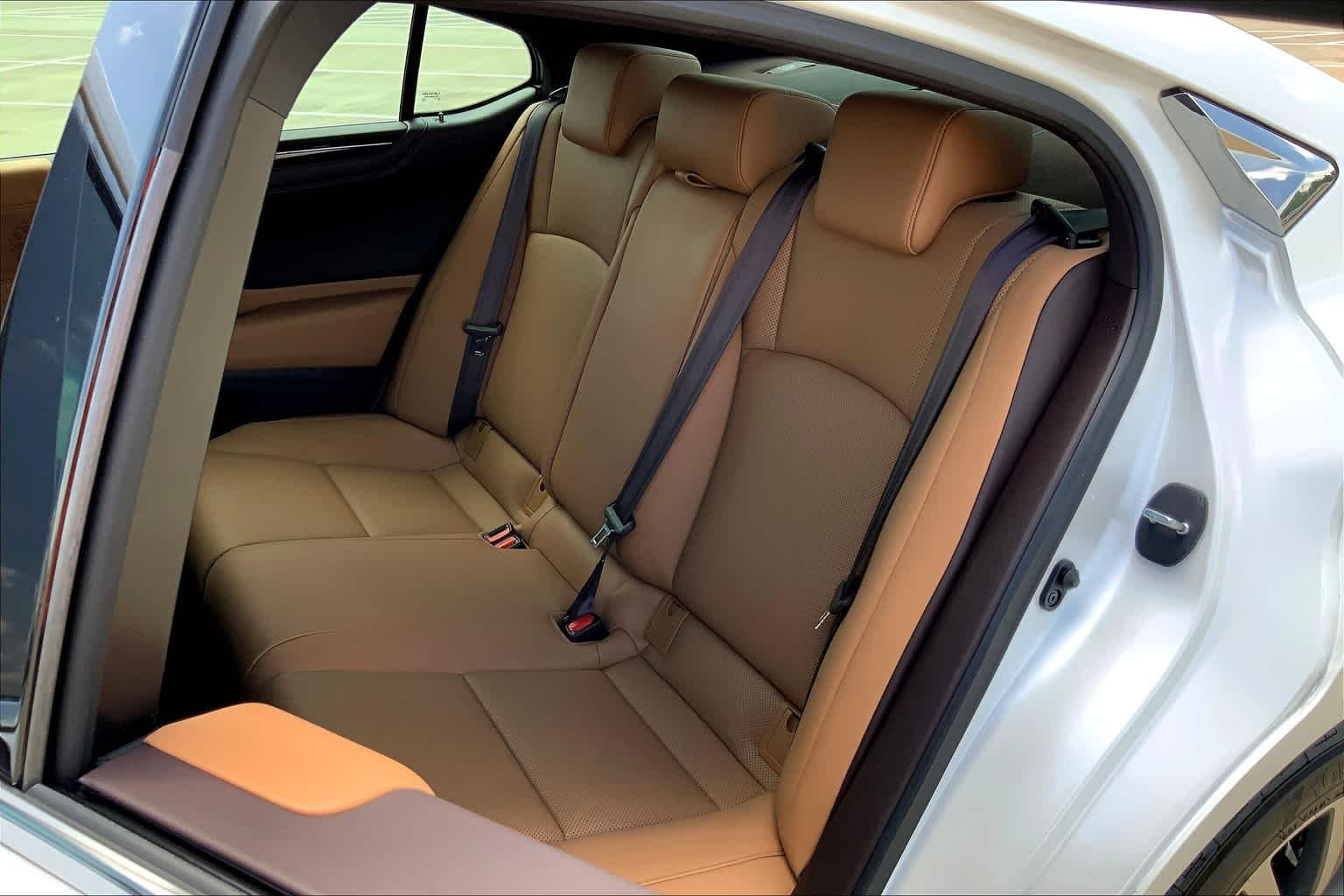 Used 2020 Eminent White Pearl Lexus  image 20