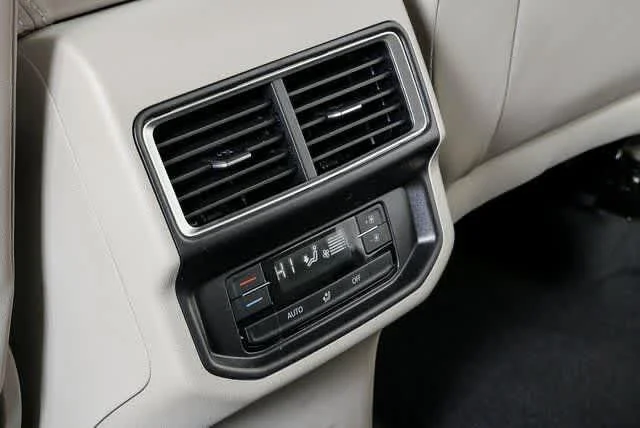 2026 Volkswagen Atlas SE - Photo 21