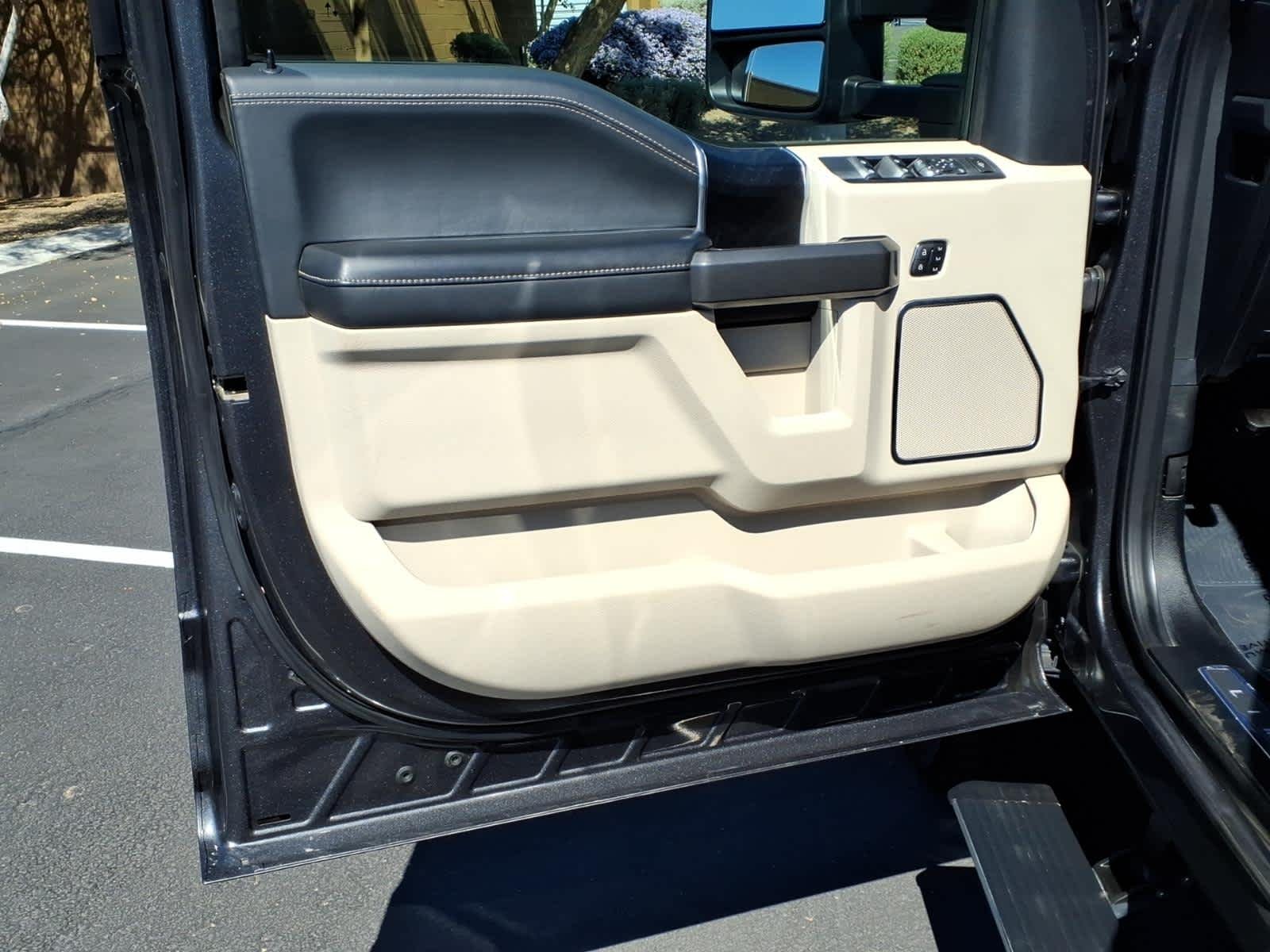 Used 2020 Magnetic Ford Limited image 29